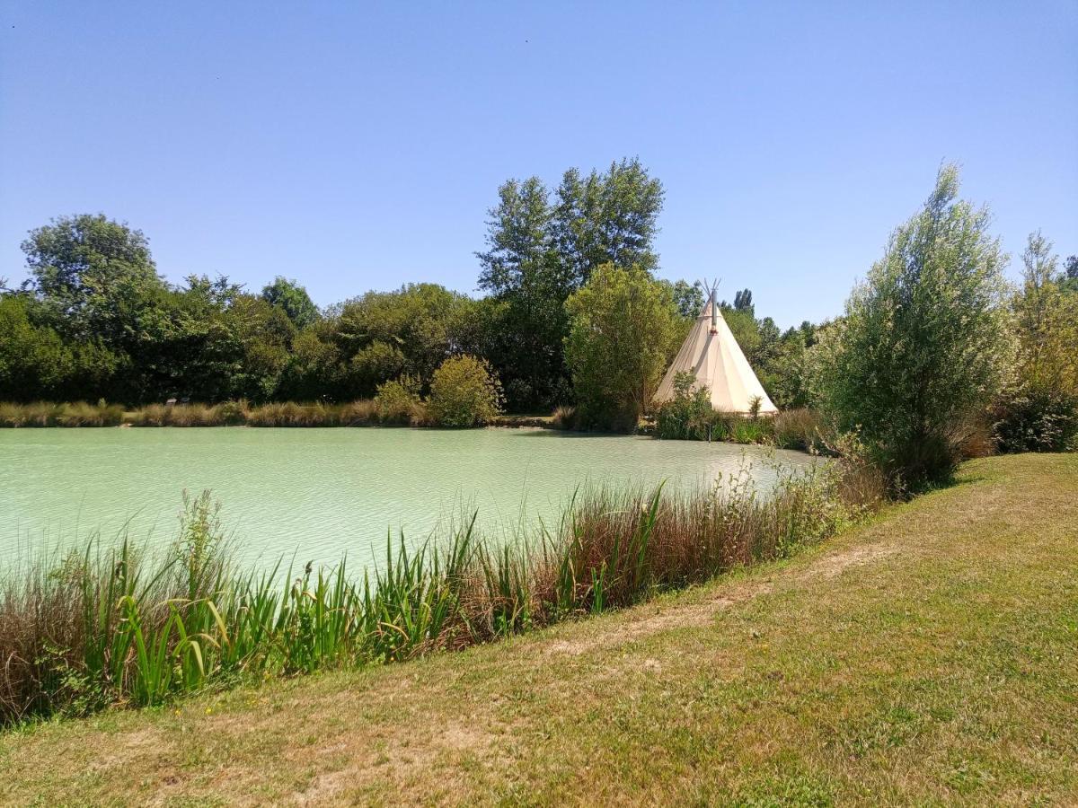 Shanti Lac Cabanes Gites Insolites Et Espace Bien-Etre Bordeaux Berson Exterior photo