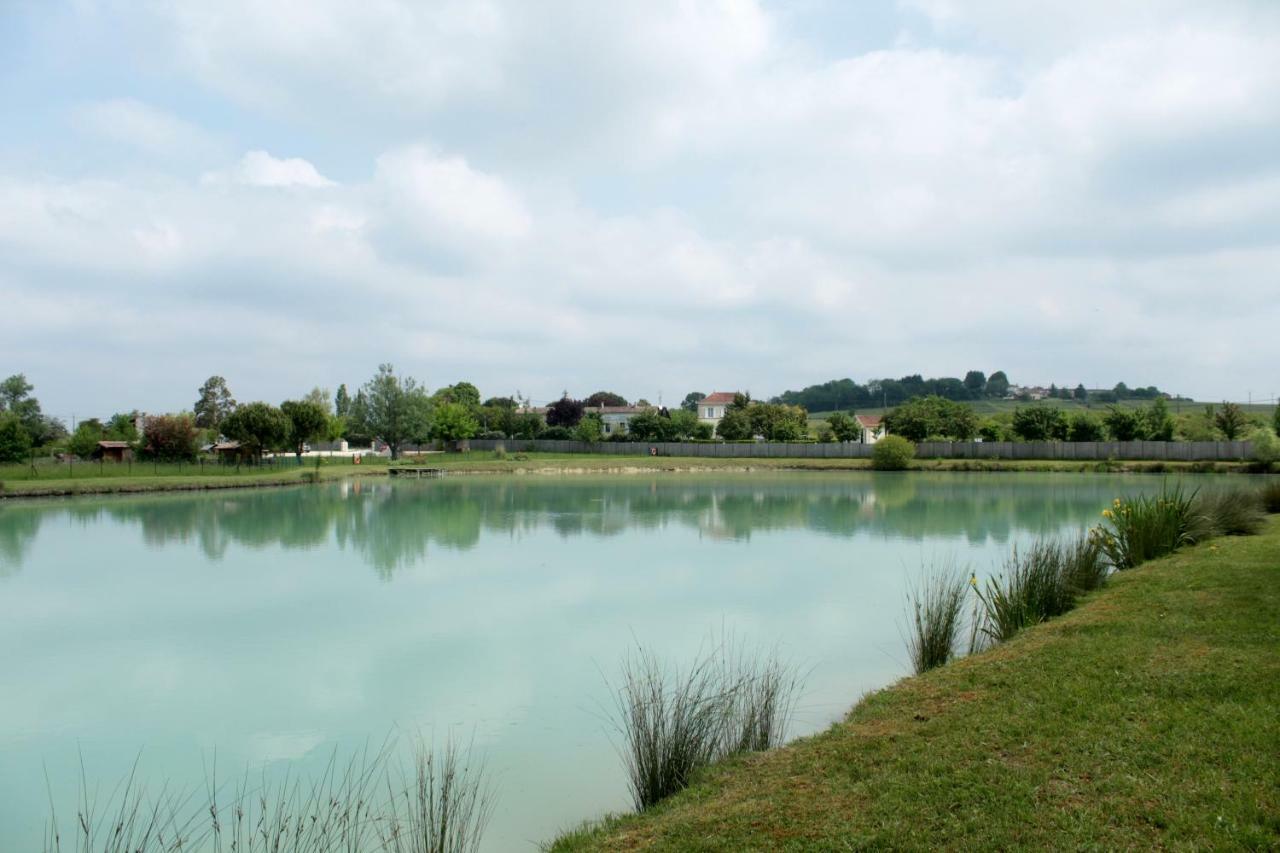 Shanti Lac Cabanes Gites Insolites Et Espace Bien-Etre Bordeaux Berson Exterior photo